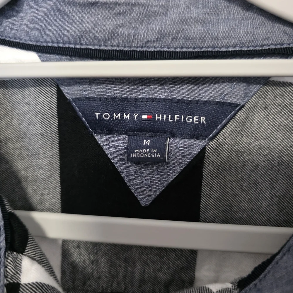 Tommy Hilfiger Black And White Plaid Top Size Medium - Picture 3 of 11